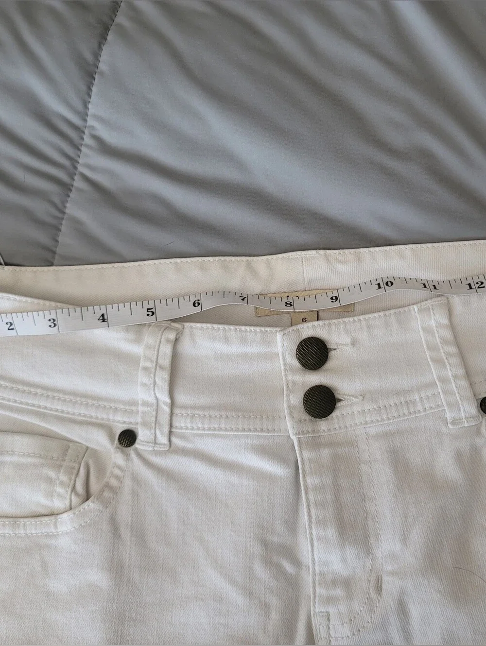 CAbi White Denim Shorts – Size 6